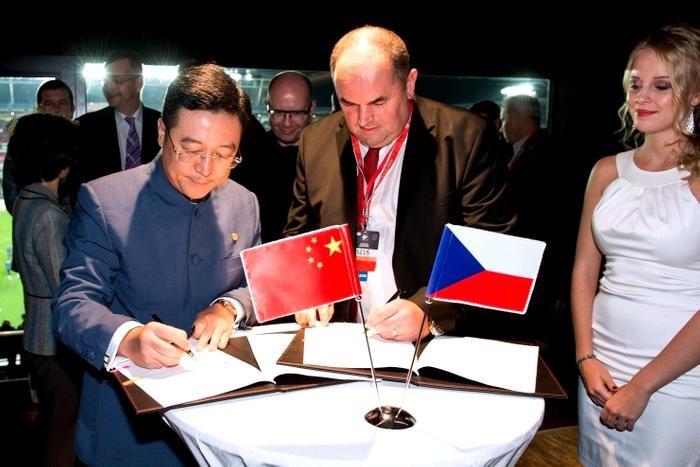 CEFC-agreement-Football.jpg